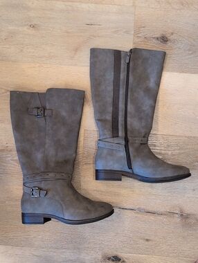 Women’s Knee-High Buckle Riding Boots in Taupe 8 Wide, Wide Calf